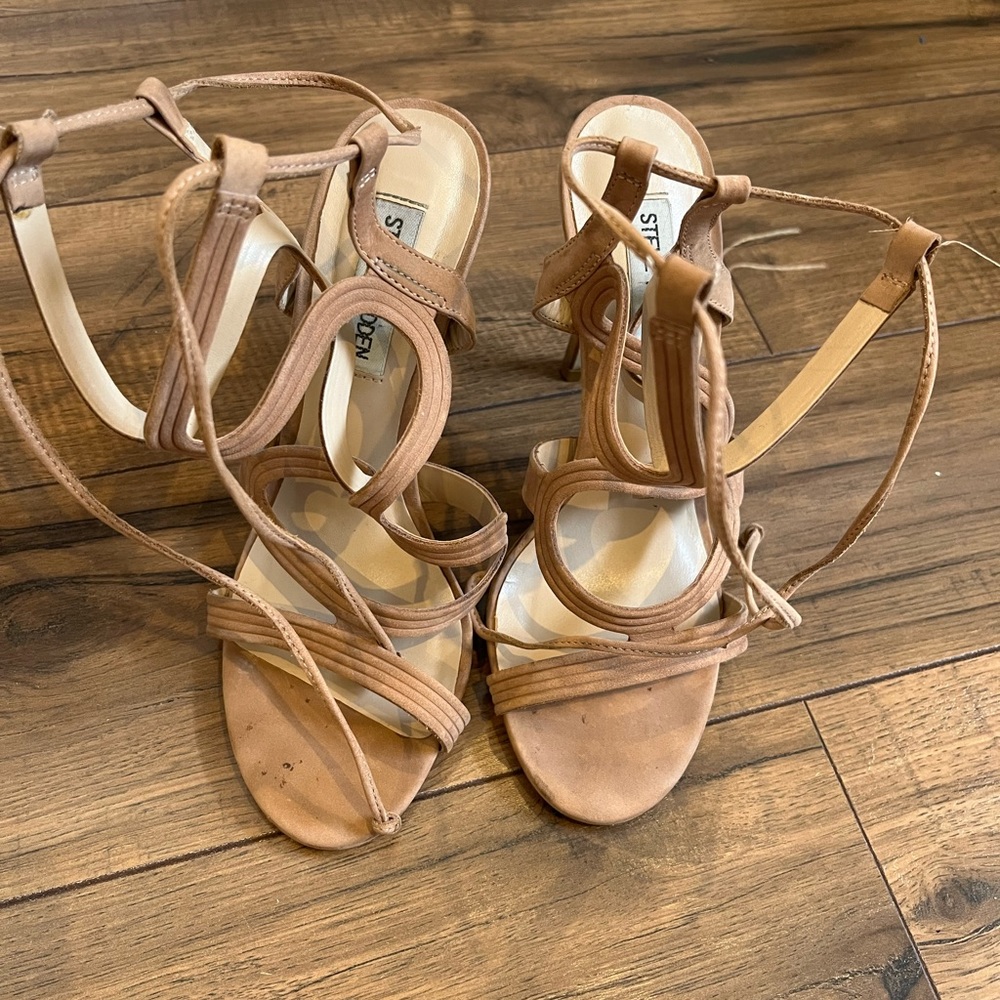 STEVE MADDEN women’s nude heels